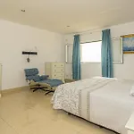 Marbella Vila *