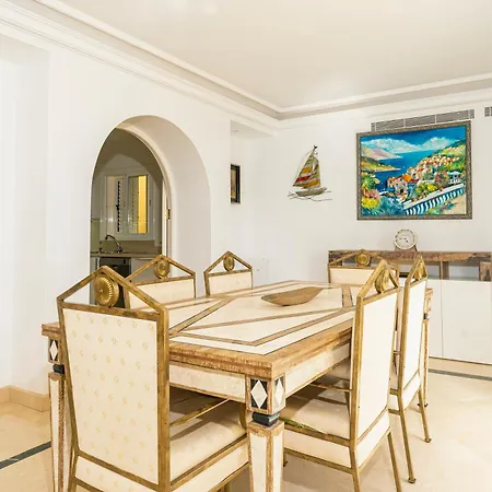 Marbella Адехе