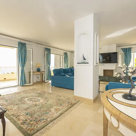 Marbella Адехе